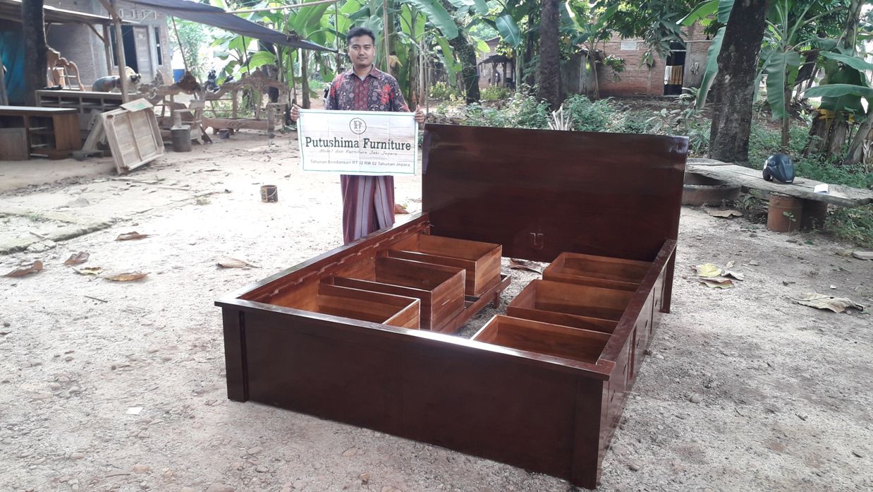 Model Gambar Tempat Tidur Jati Minimalis