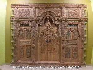 Pintu Gebyok Wayang Kayu Jati
