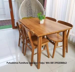 Meja Makan 4 Kursi Jati 2 Juta