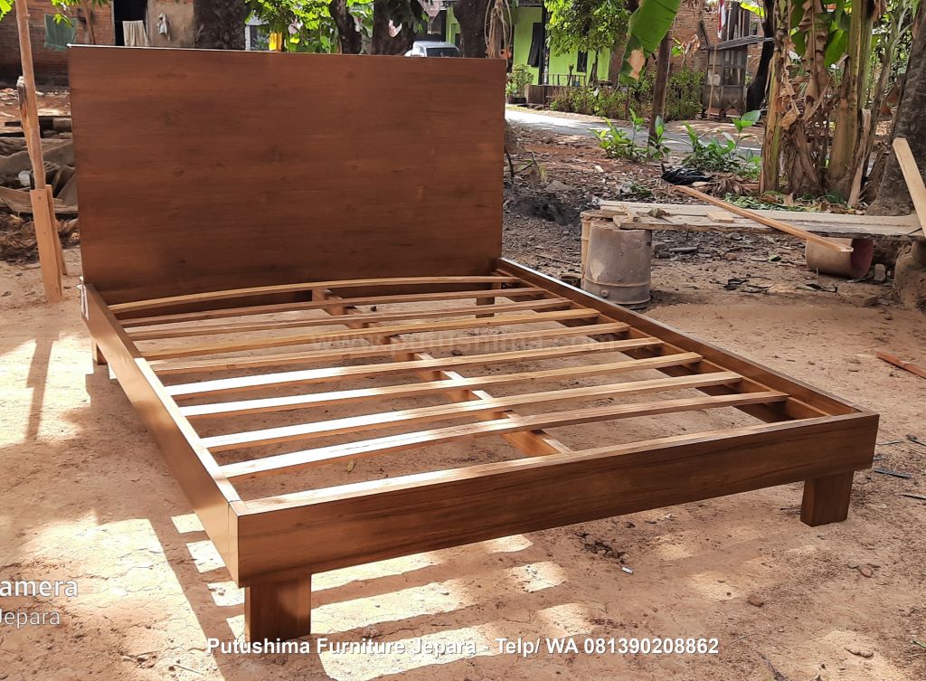 Tempat Tidur Rustic Minimalis Terbaru