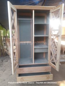 Lemari Pakaian Kayu Warna Pink