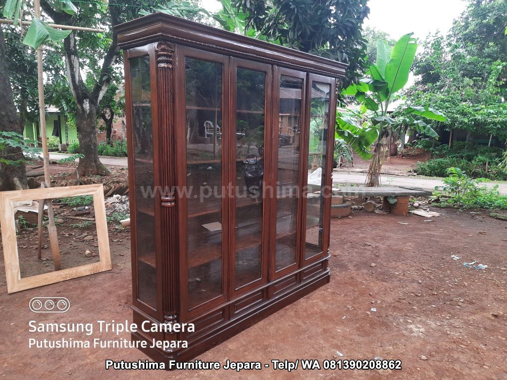 Lemari Hias Jati Minimalis Klasik