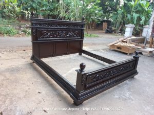 Tempat Tidur Ukir Klasik Custom