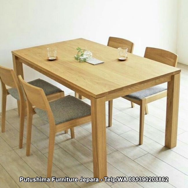 Meja Makan 4 Kursi Jati Ueda